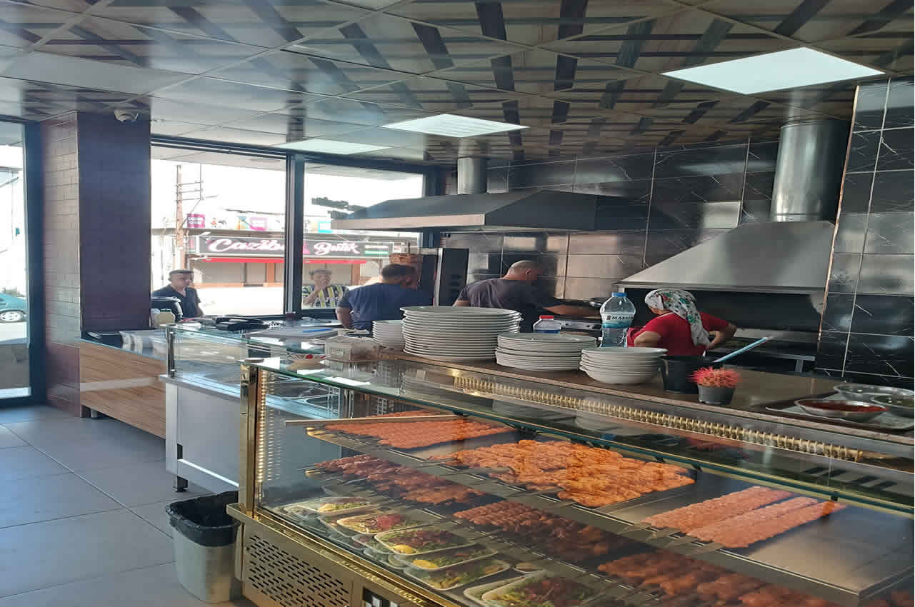 Ela Döner