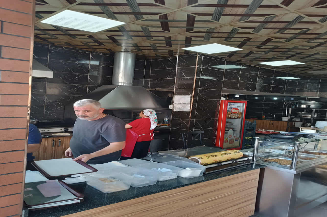 Ela Döner
